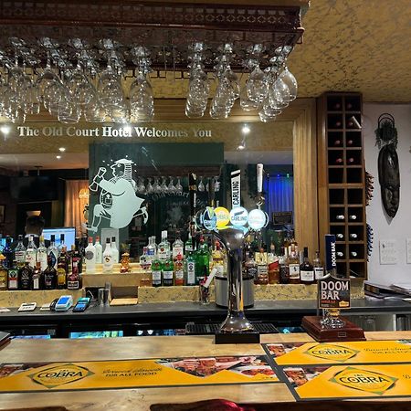 The Old Court Hotel ويتني المظهر الخارجي الصورة