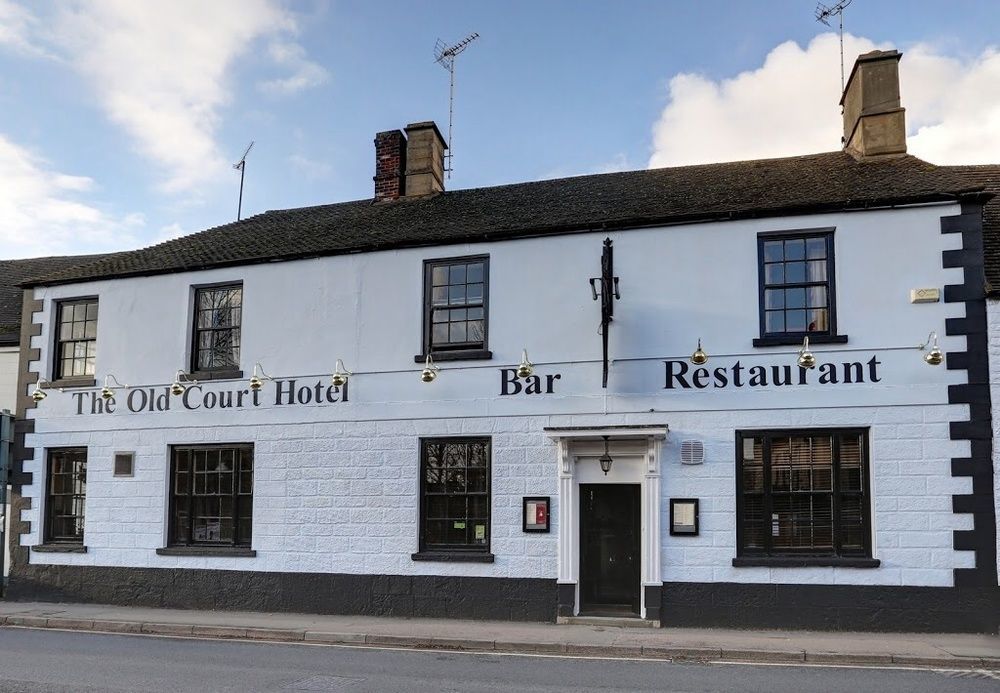 The Old Court Hotel ويتني المظهر الخارجي الصورة